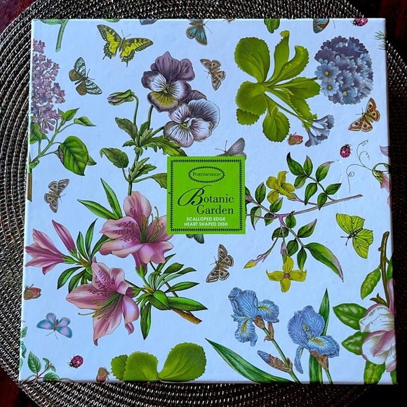 Portmeirion Botanic Garden Cyclamen Repandum heart serving bowl NWT❣️ - Picture 7 of 9